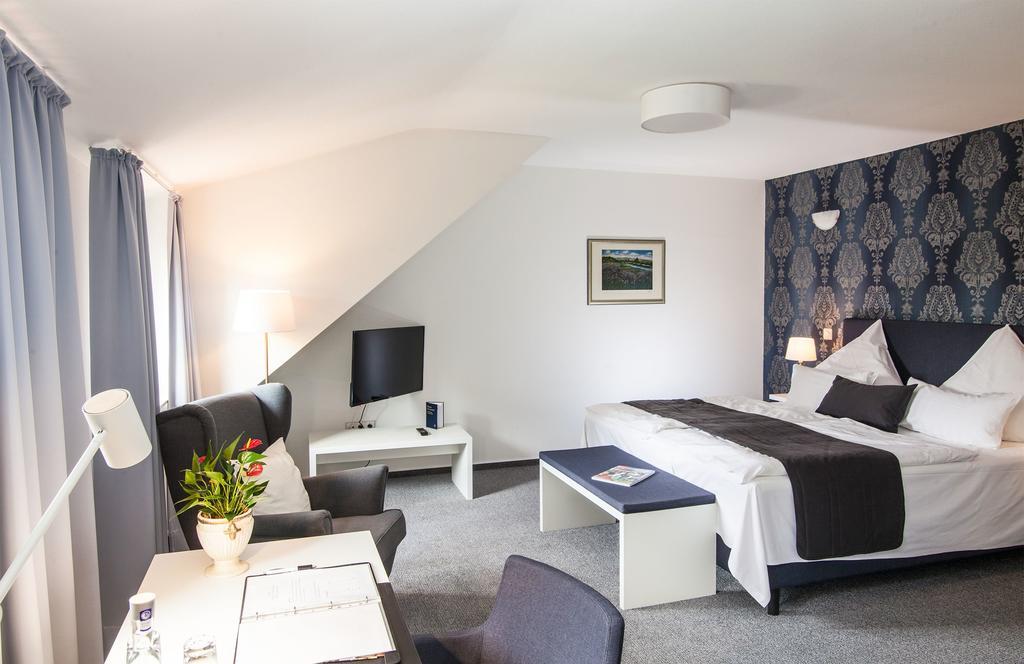 Hofgut Dippelshof Hotel- Und Restaurant Kg Muehltal  Room photo